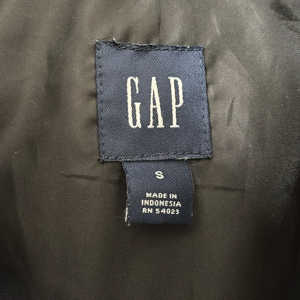 GAP Black Puffer Down Vest Size Small - Picture 5 of 9